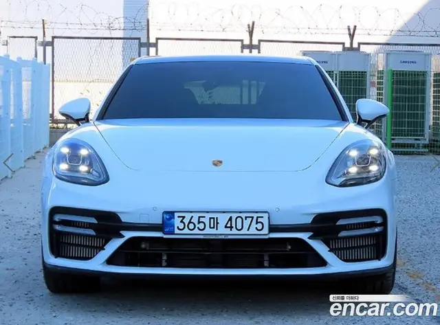 Porsche Panamera, 2023, 15 887 км