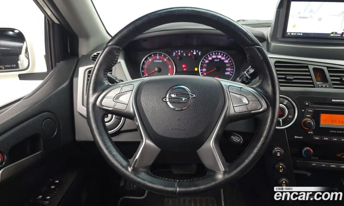 SsangYong Korando 2015 2.0 автомат (гидро), фото 13
