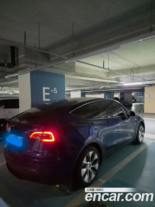 Tesla Model Y 2023 автомат (гидро), миниатюра 5