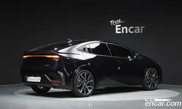 Toyota Prius 2026 2.0 автомат (гидро), миниатюра 2 Toyota Prius 2026 2.0 автомат (гидро), миниатюра 2