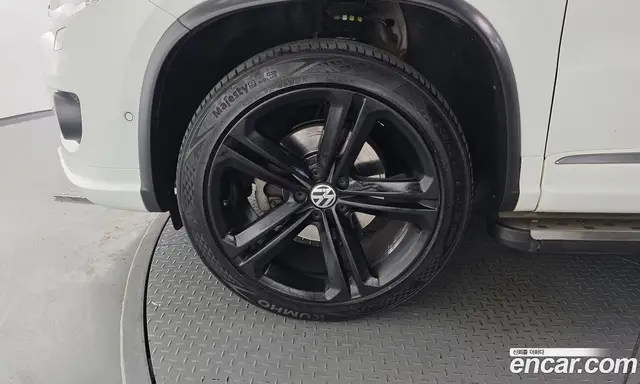 Volkswagen Tiguan 2016 2.0 автомат (гидро), миниатюра 5