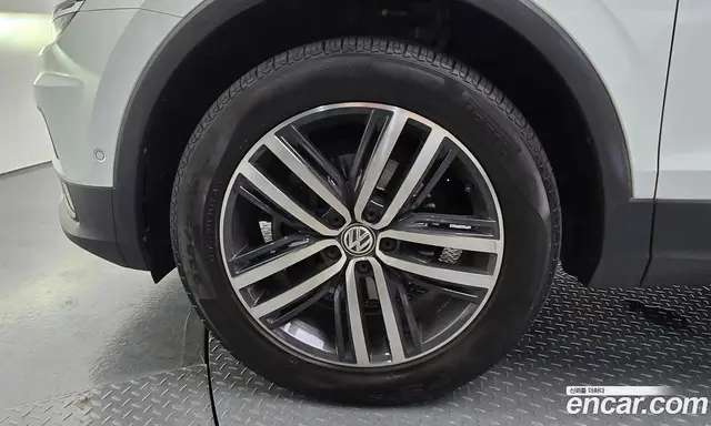 Volkswagen Tiguan 2020 2.0 автомат (гидро), миниатюра 5