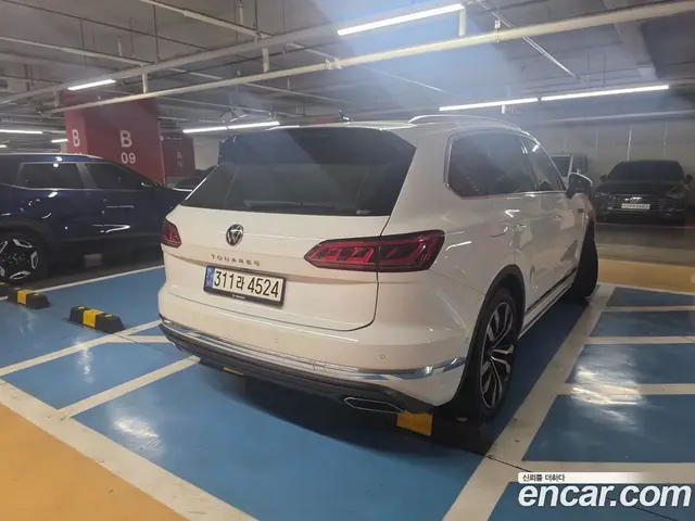 Volkswagen Touareg 2021 4.0 автомат (гидро), миниатюра 3