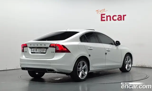 Volvo S60 2018 2.0 автомат (гидро), миниатюра 2