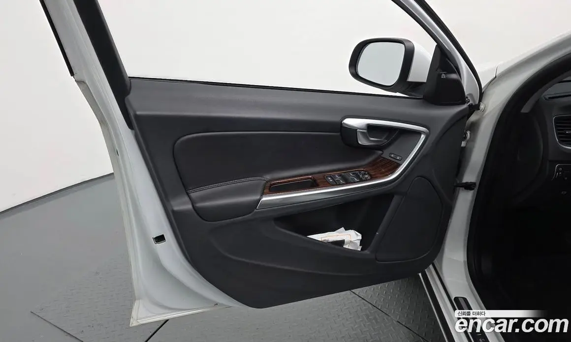 Volvo S60 2018 2.0 автомат (гидро), фото 14