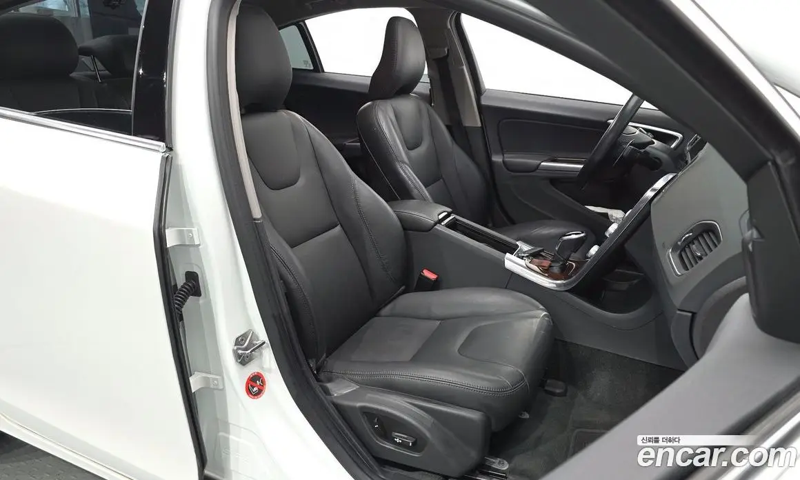 Volvo S60 2018 2.0 автомат (гидро), фото 16