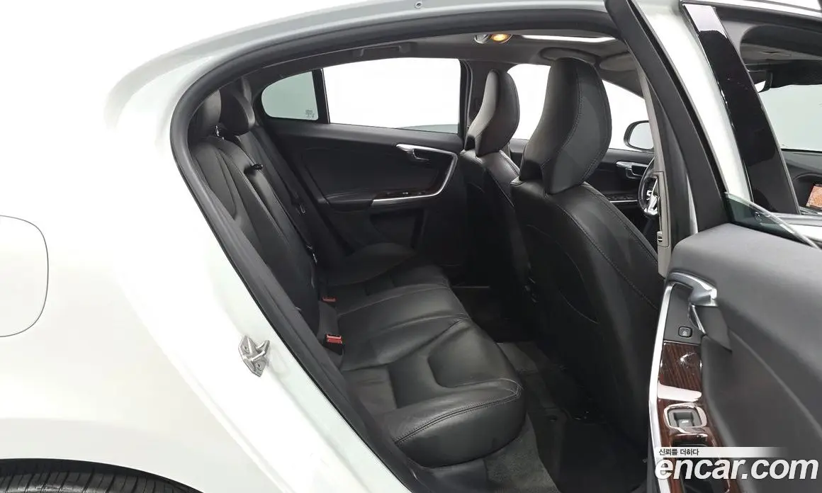 Volvo S60 2018 2.0 автомат (гидро), фото 17