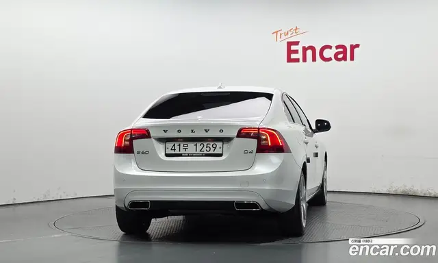 Volvo S60 2018 2.0 автомат (гидро), миниатюра 4