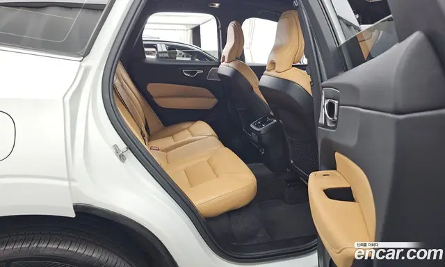 Volvo XC60 2019 2.0 автомат (гидро), миниатюра 12