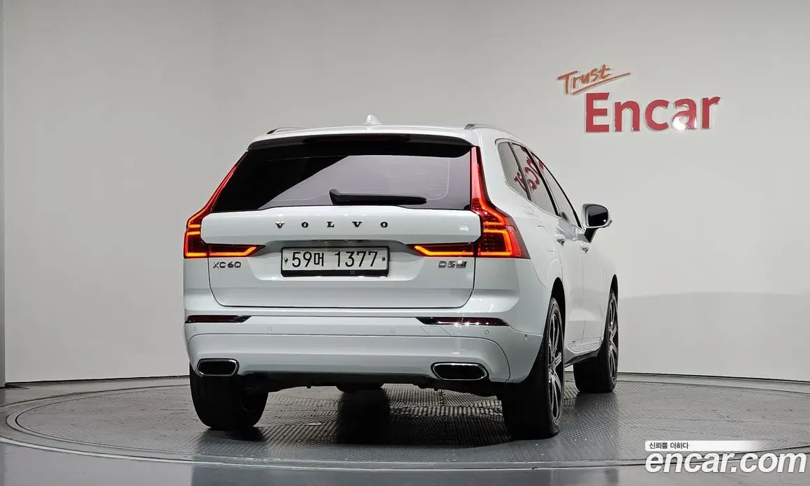 Volvo XC60 2019 2.0 автомат (гидро), фото 4