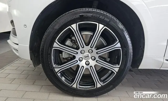 Volvo XC60 2019 2.0 автомат (гидро), миниатюра 5