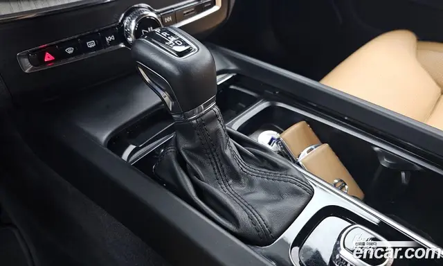 Volvo XC60 2019 2.0 автомат (гидро), миниатюра 9