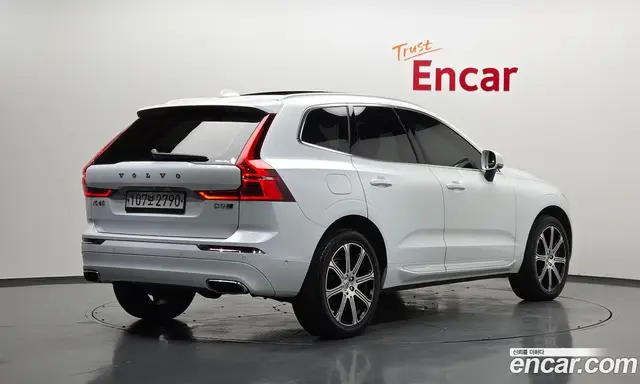 Volvo XC60 2020 2.0 автомат (гидро), миниатюра 2