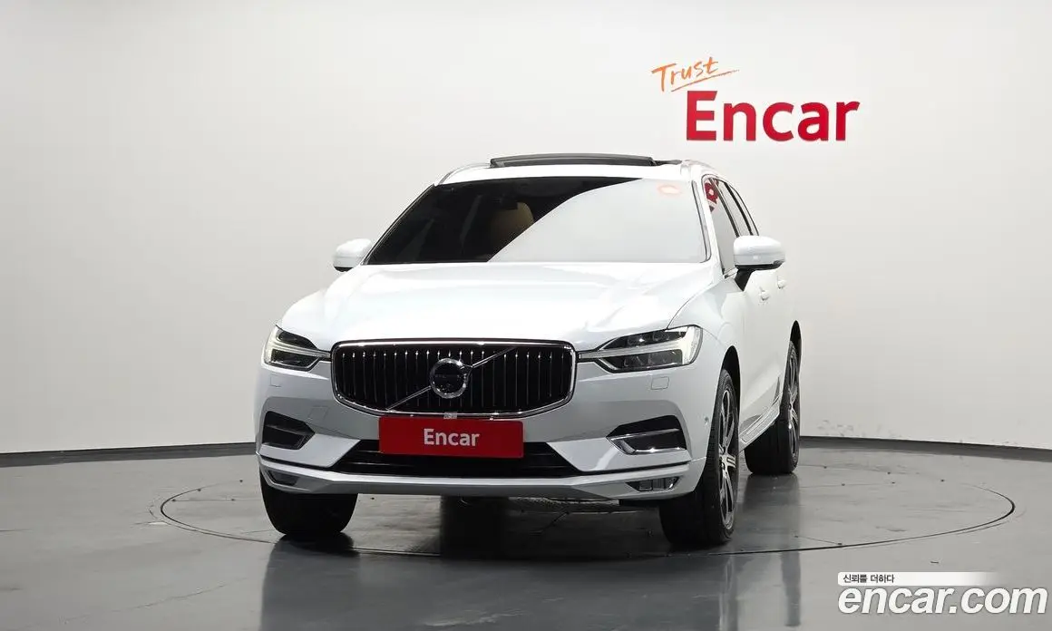 Volvo XC60 2020 2.0 автомат (гидро), фото 3