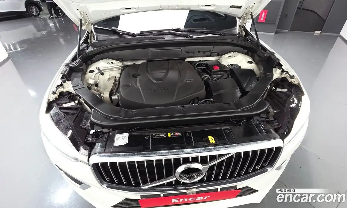 Volvo XC60 2020 2.0 автомат (гидро), фото 6