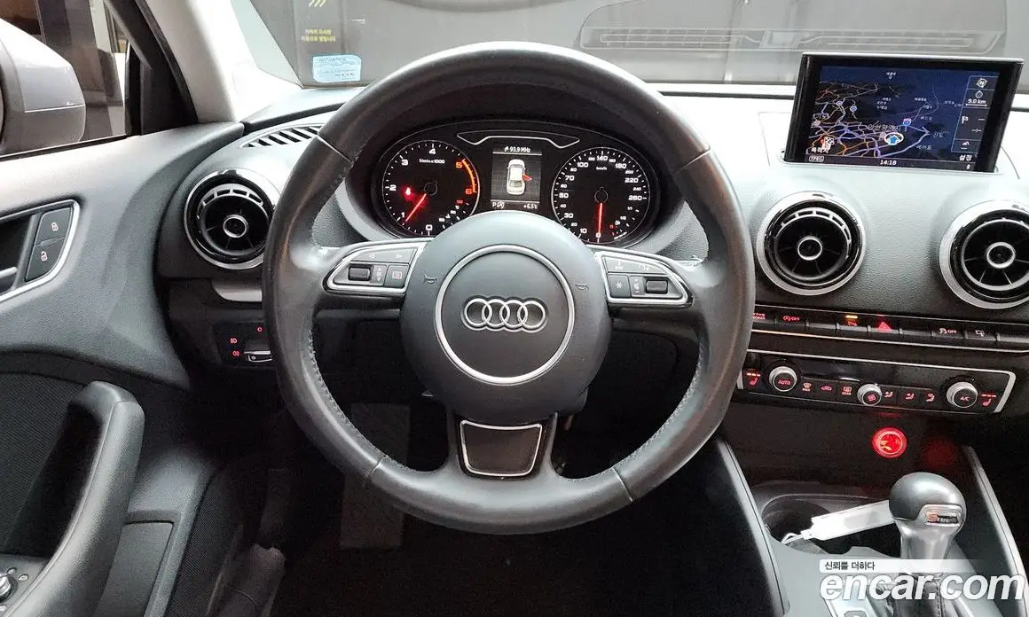 Audi A3 2014 2.0 автомат (гидро), фото 13