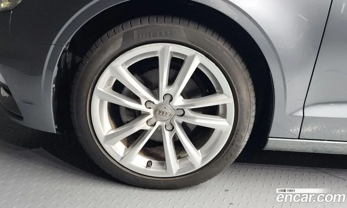 Audi A3 2014 2.0 автомат (гидро), фото 5