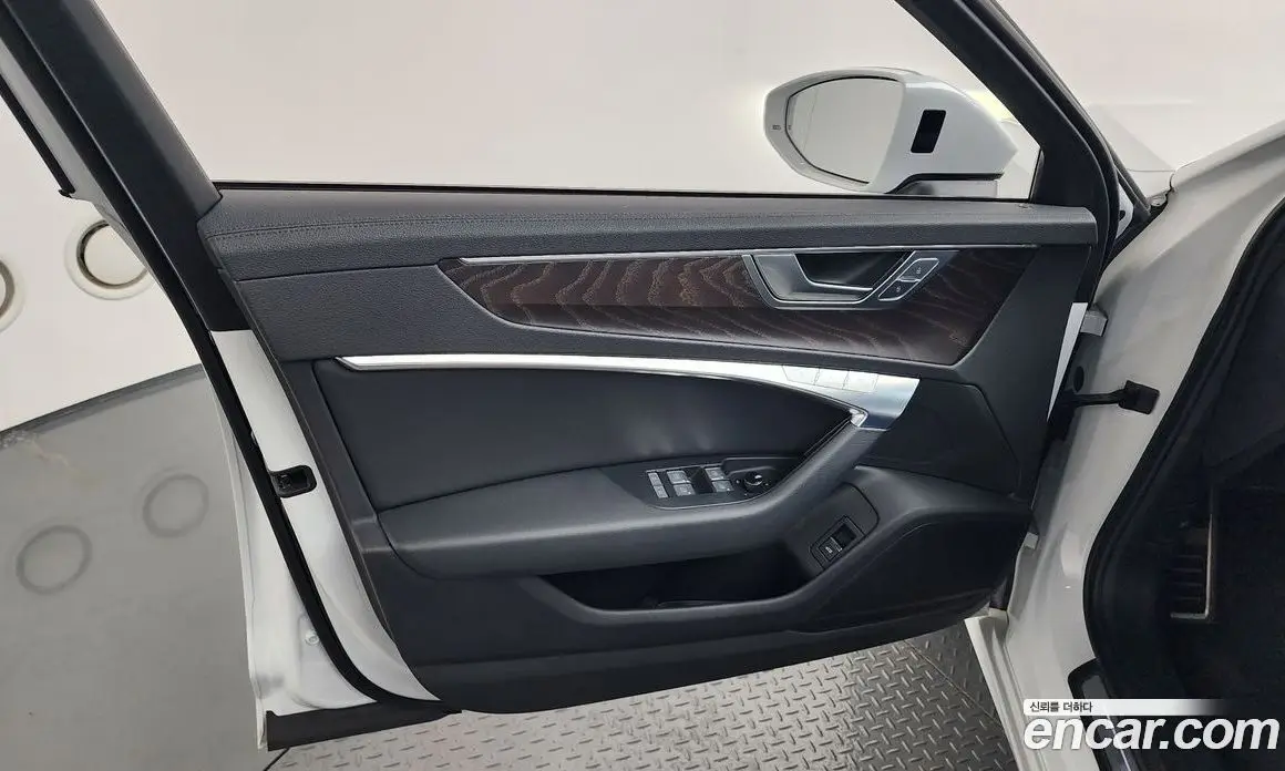 Audi A6 2019 2.0 автомат (гидро), фото 14