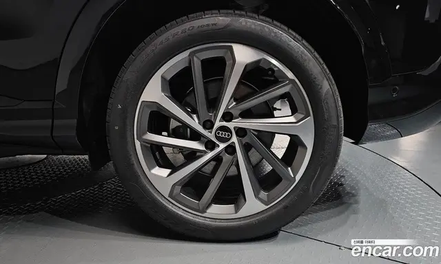 Audi Q5 2025 2.0 автомат (гидро), миниатюра 6