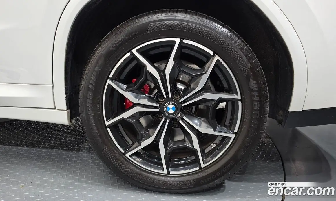 BMW X4 2023 2.0 автомат (гидро), фото 7