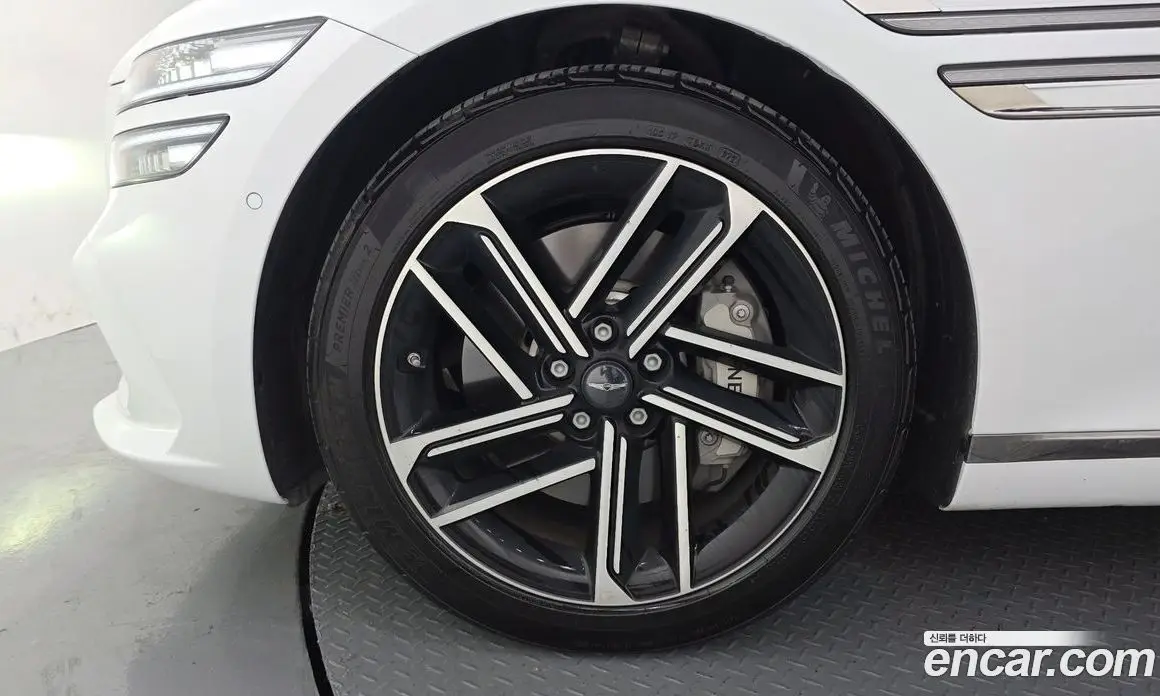 Genesis G80 2024 2.5 автомат (гидро), фото 5