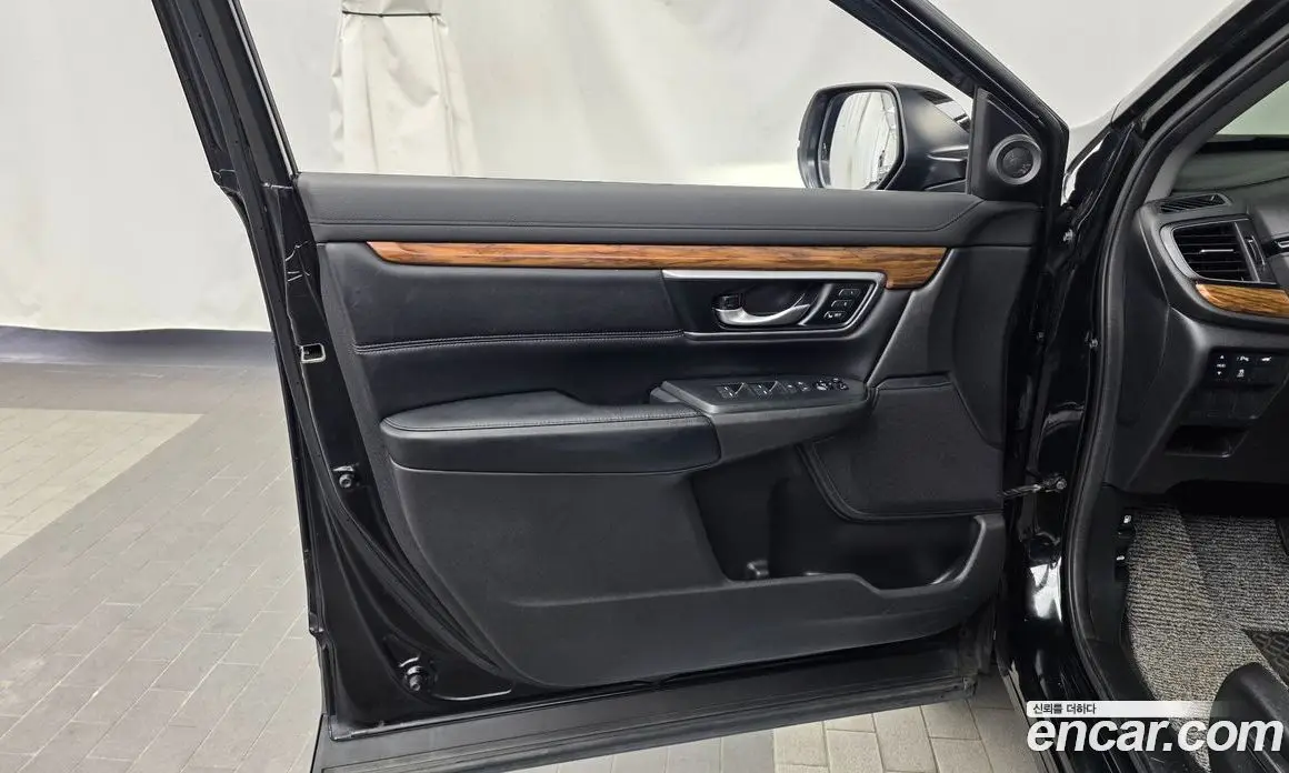 Honda CR-V 2017 1.5 автомат (гидро), фото 14 Honda CR-V 2017 1.5 автомат (гидро), фото 14