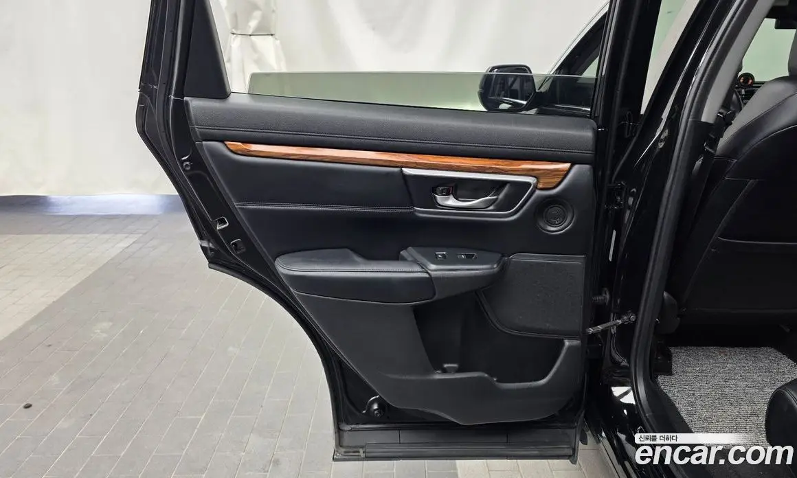 Honda CR-V 2017 1.5 автомат (гидро), фото 15 Honda CR-V 2017 1.5 автомат (гидро), фото 15
