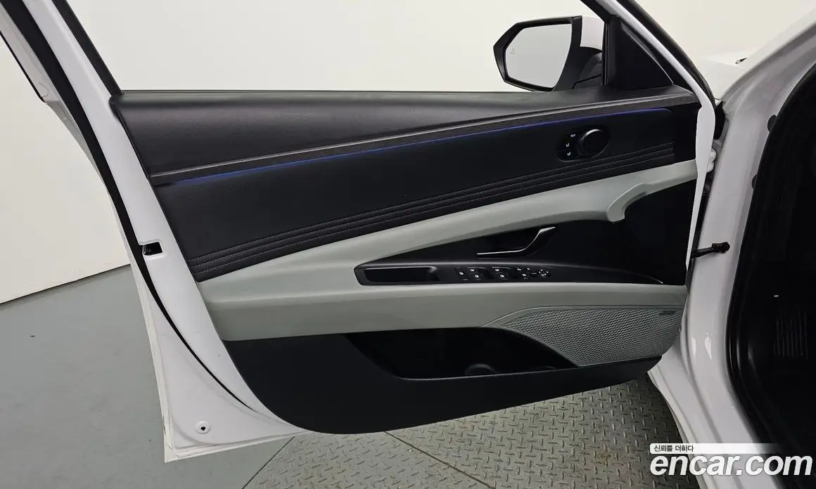 Hyundai Avante 2023 1.6 автомат (гидро), фото 14