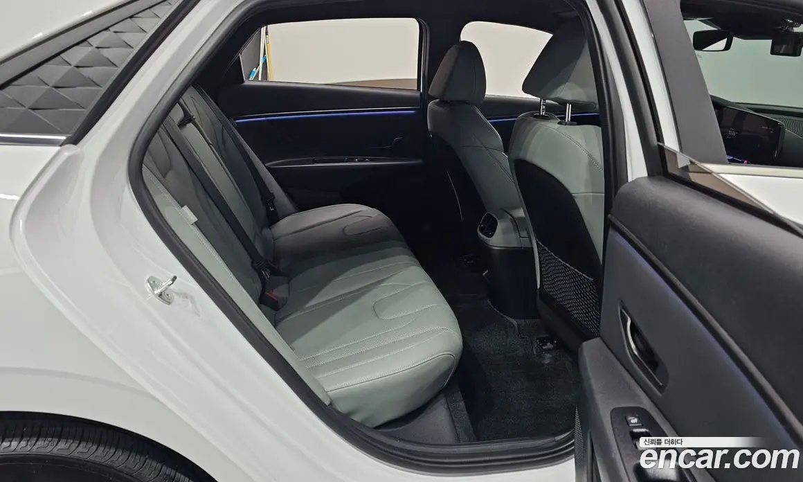 Hyundai Avante 2023 1.6 автомат (гидро), фото 17