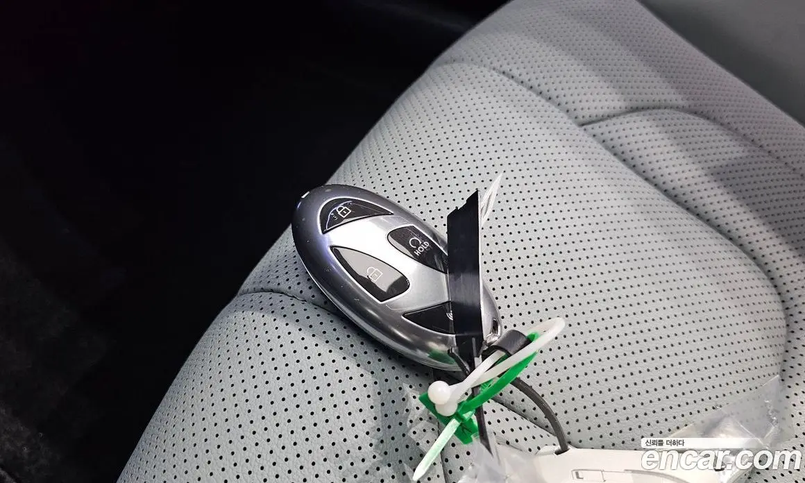 Hyundai Avante 2023 1.6 автомат (гидро), фото 21