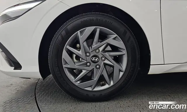 Hyundai Avante 2023 1.6 автомат (гидро), миниатюра 5