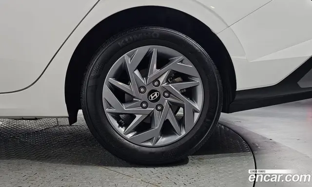 Hyundai Avante 2023 1.6 автомат (гидро), миниатюра 7