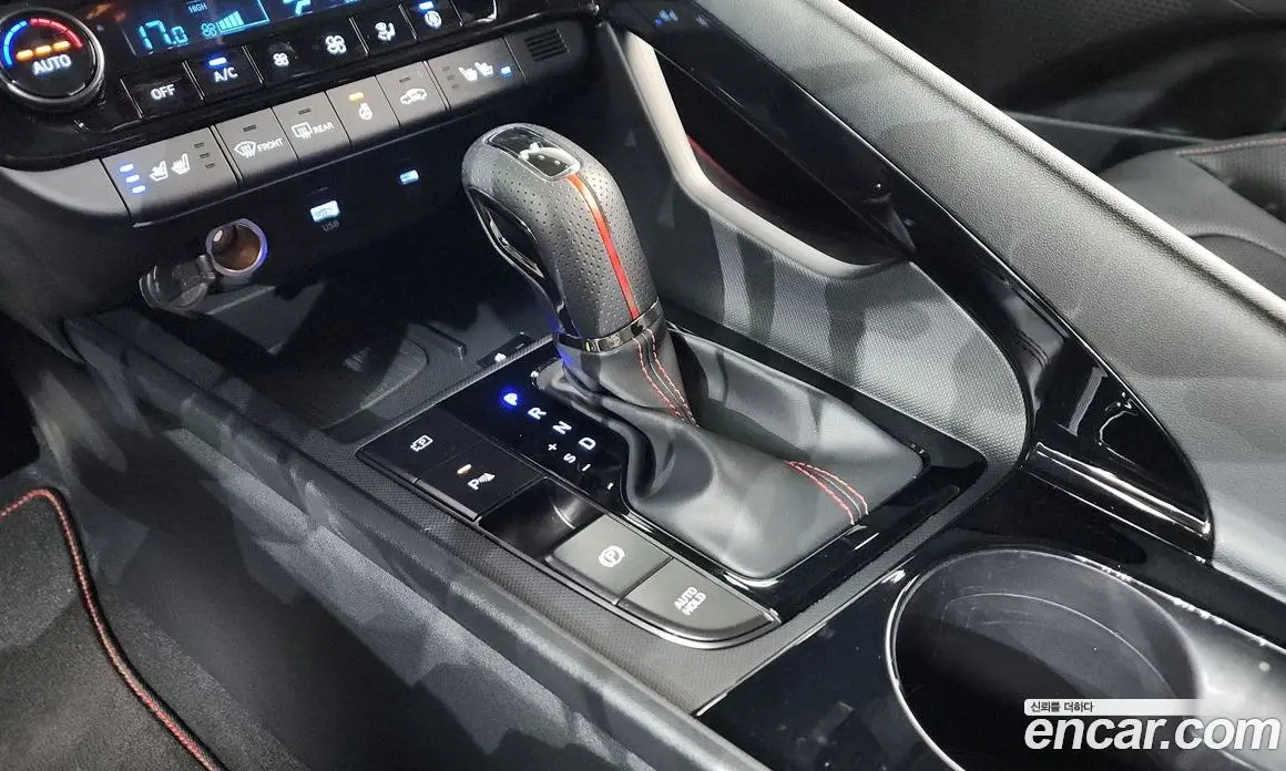 Hyundai Avante 2024 1.6 автомат (гидро), фото 12