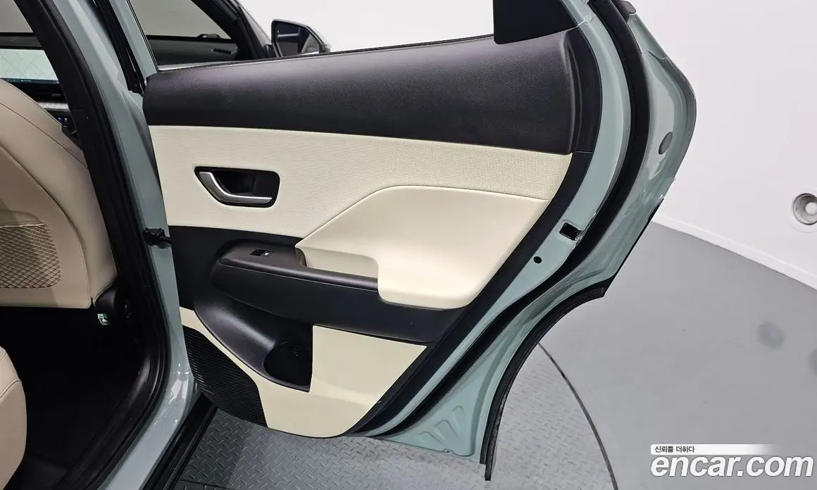 Hyundai Kona 2023 1.6 автомат (гидро), фото 15