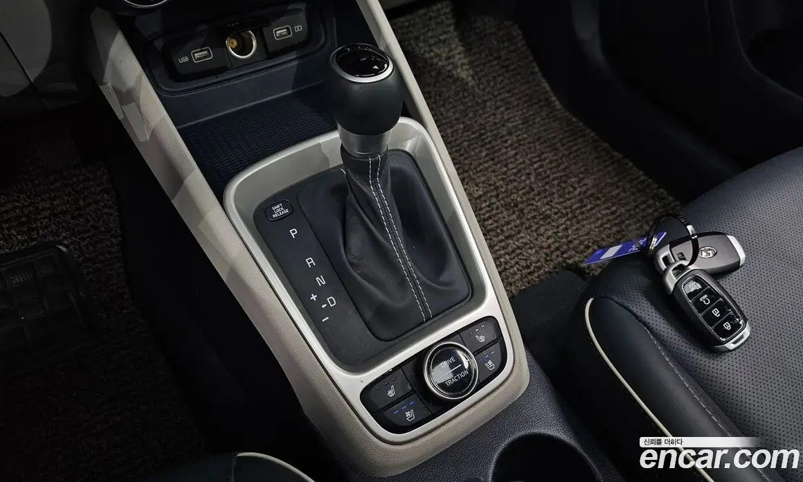 Hyundai Venue 2021 1.6 автомат (гидро), фото 12