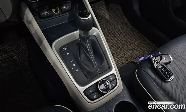 Hyundai Venue 2021 1.6 автомат (гидро), миниатюра 12