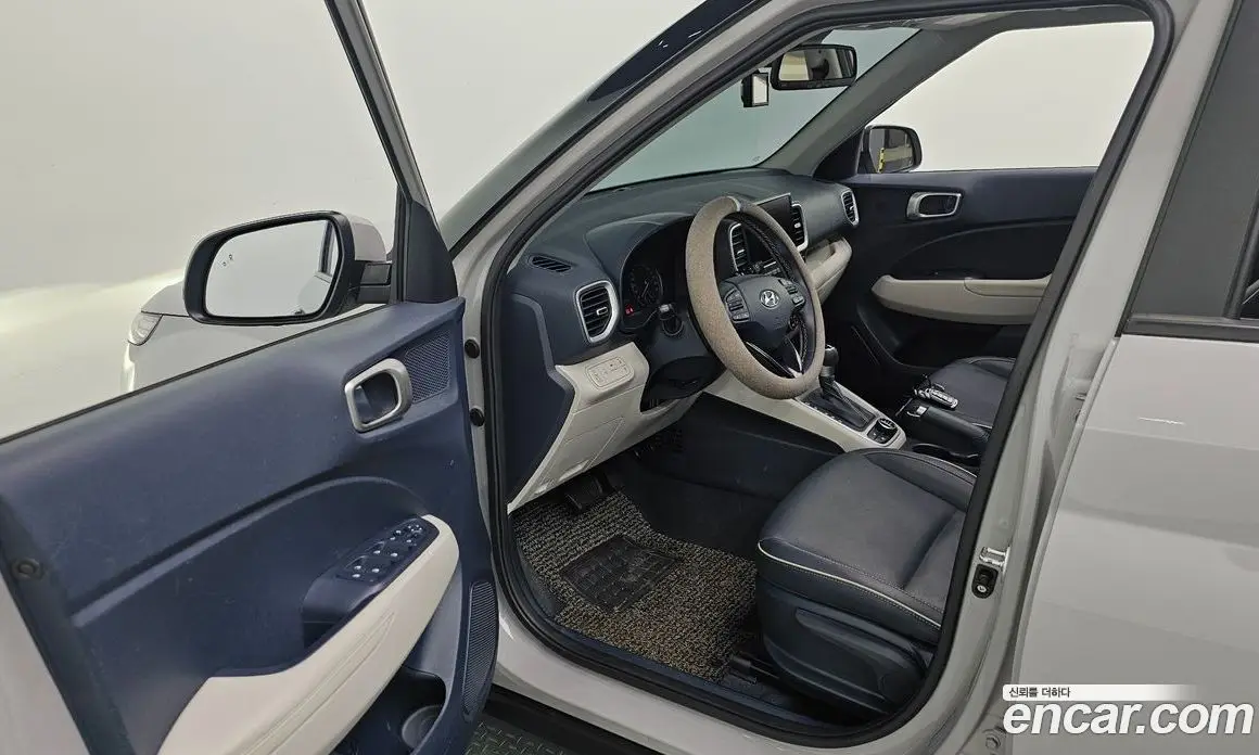 Hyundai Venue 2021 1.6 автомат (гидро), фото 13