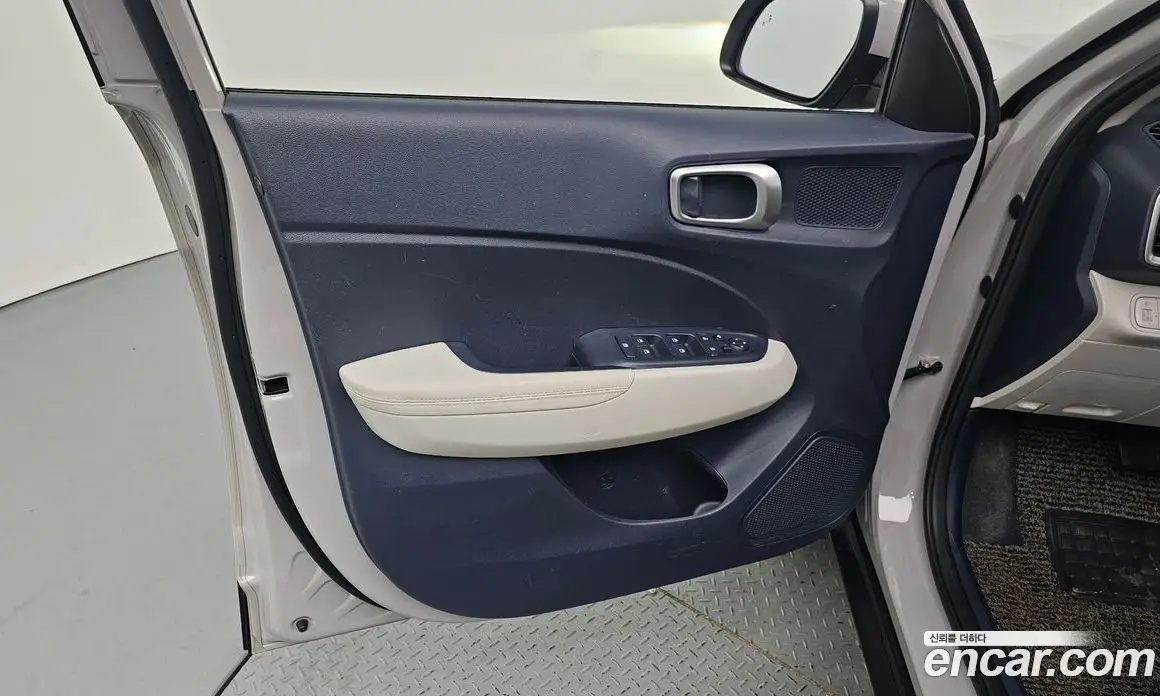 Hyundai Venue 2021 1.6 автомат (гидро), фото 14