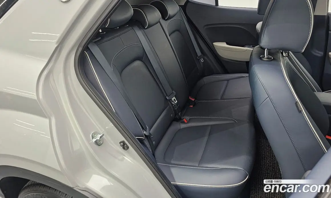 Hyundai Venue 2021 1.6 автомат (гидро), фото 16