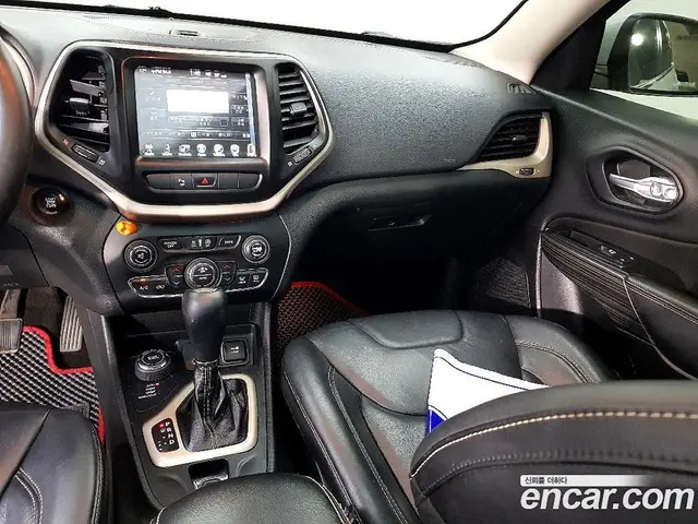 Jeep Cherokee 2014 2.0 автомат (гидро), миниатюра 10 Jeep Cherokee 2014 2.0 автомат (гидро), миниатюра 10
