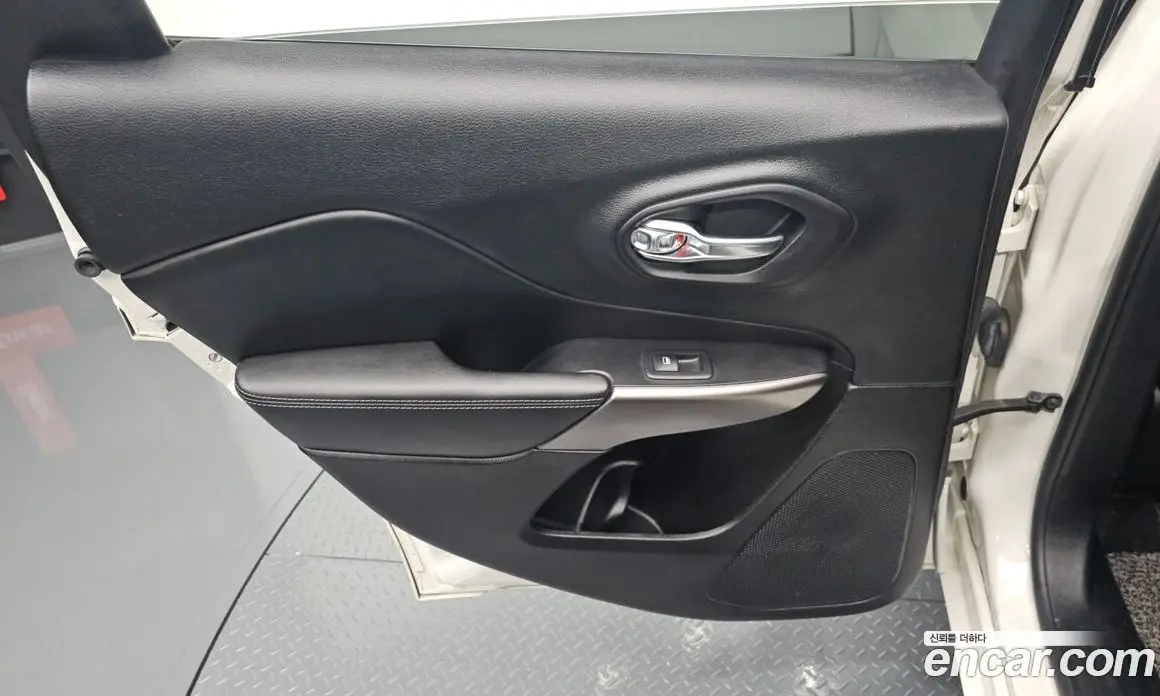 Jeep Cherokee 2019 2.2 автомат (гидро), фото 14