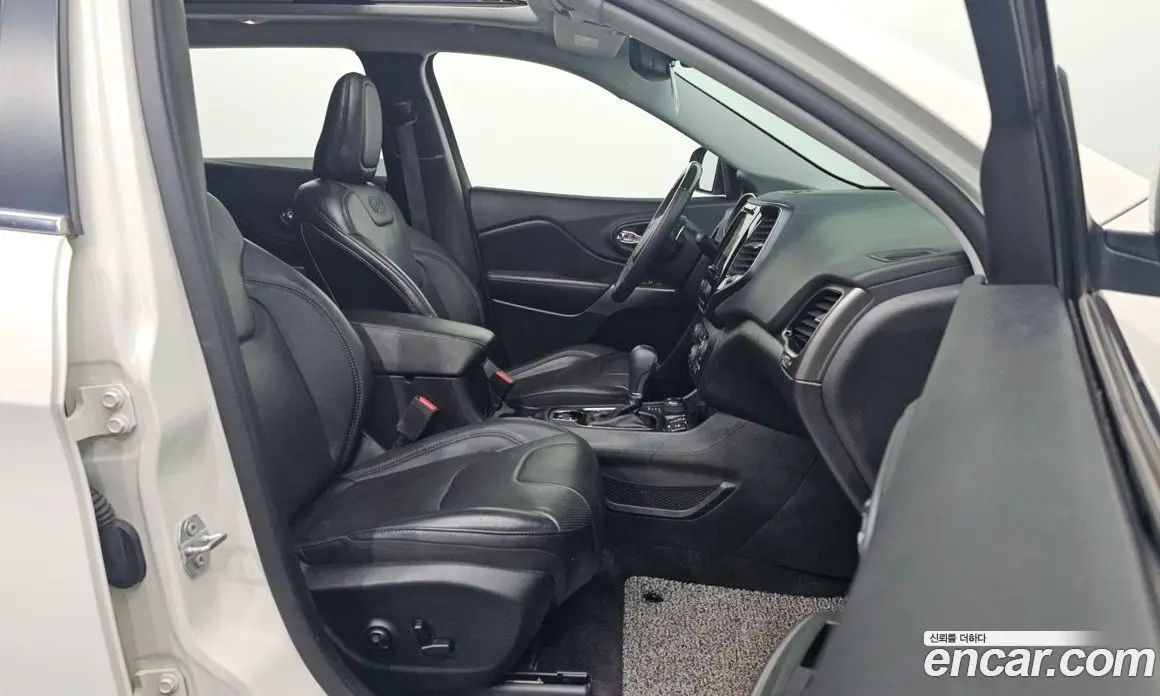 Jeep Cherokee 2019 2.2 автомат (гидро), фото 15