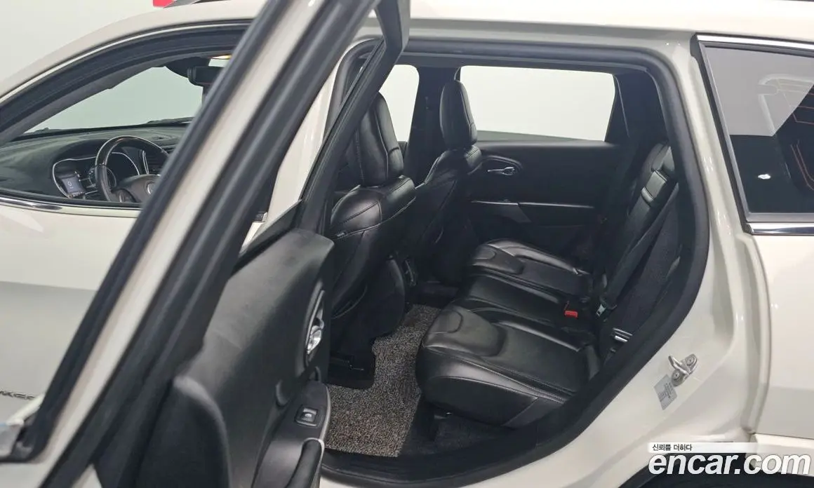 Jeep Cherokee 2019 2.2 автомат (гидро), фото 17