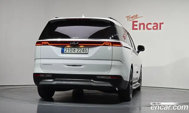 Kia Carnival 2022 2.2 автомат (гидро), миниатюра 3
