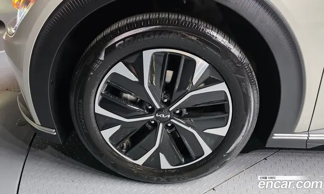 Kia EV6 2023 0.1 автомат (гидро), миниатюра 5