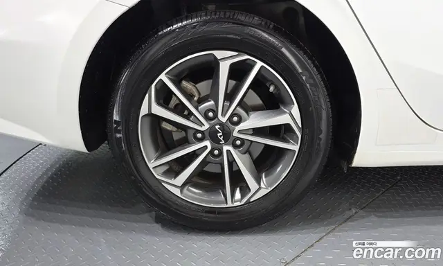 Kia K3 2023 1.6 автомат (гидро), миниатюра 7