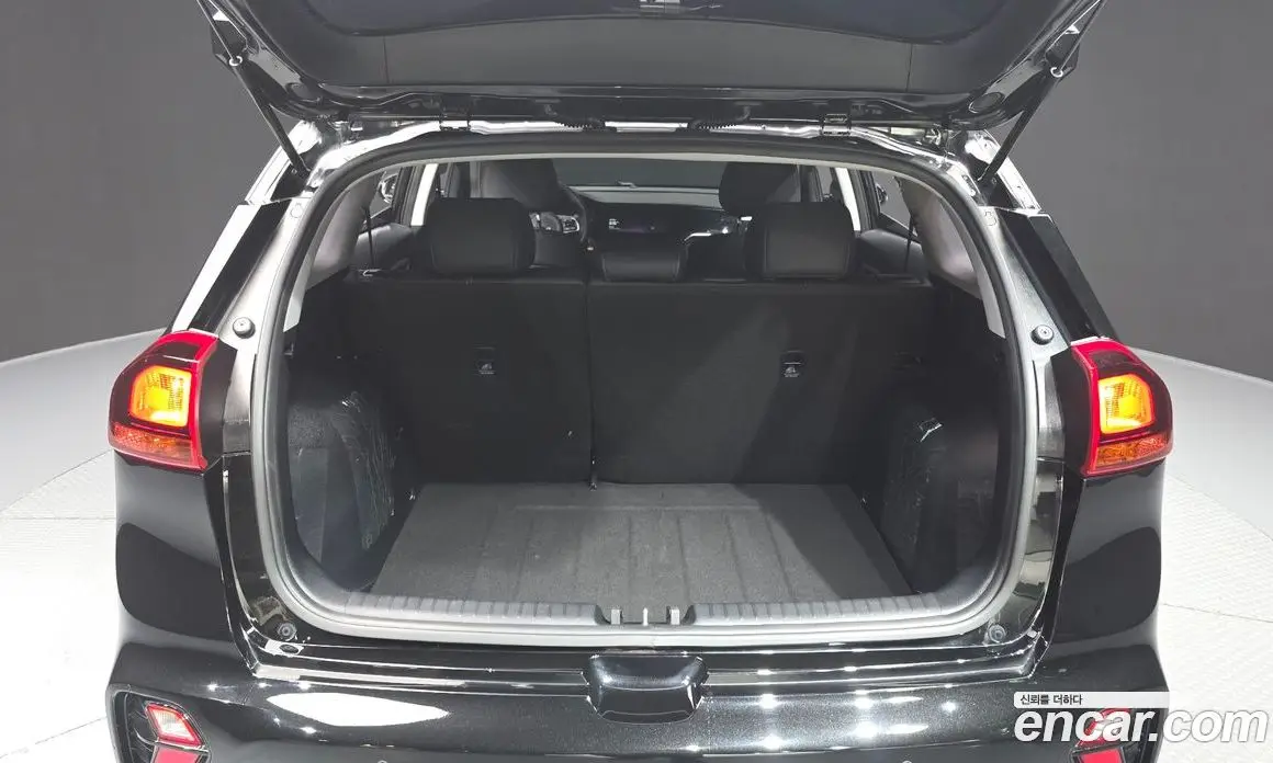 Kia Niro 2021 1.6 автомат (гидро), фото 26