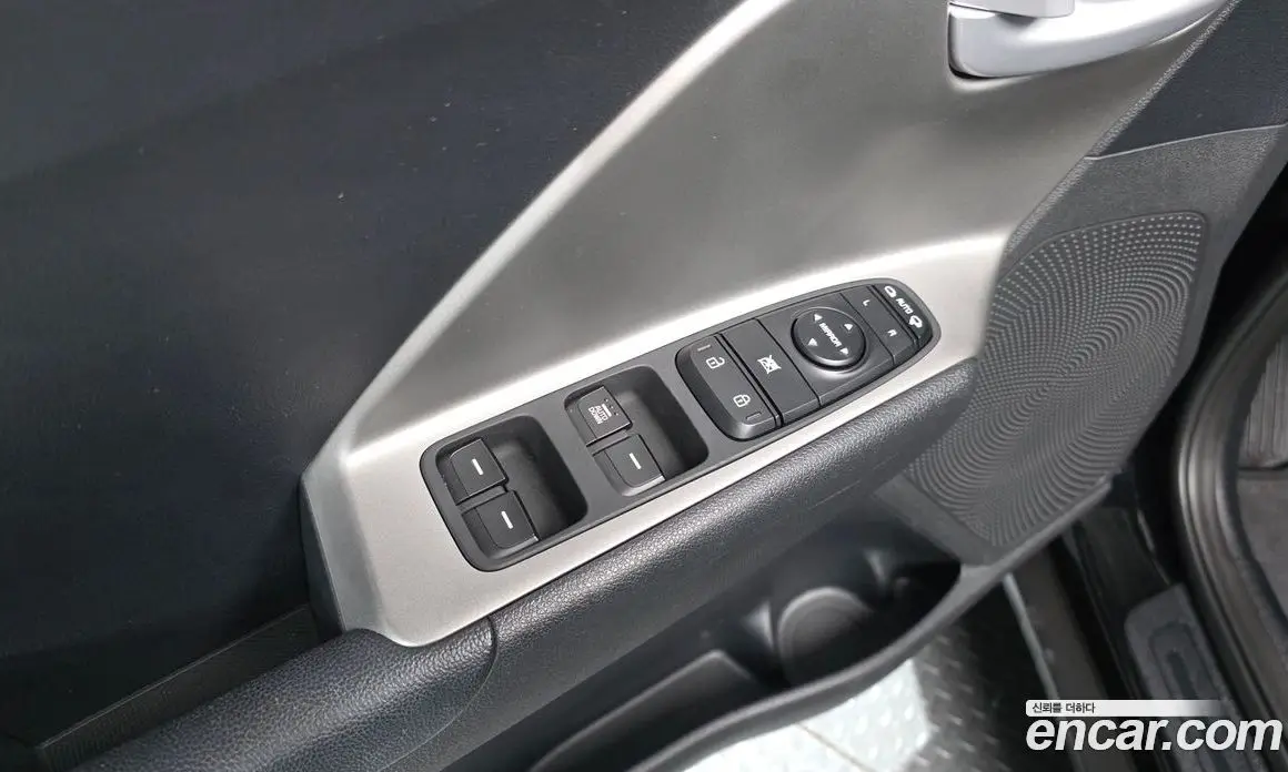Kia Niro 2021 1.6 автомат (гидро), фото 32
