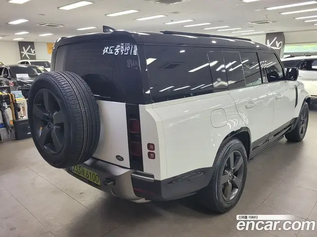 Land Rover Defender 2023 3.0 автомат (гидро), миниатюра 2