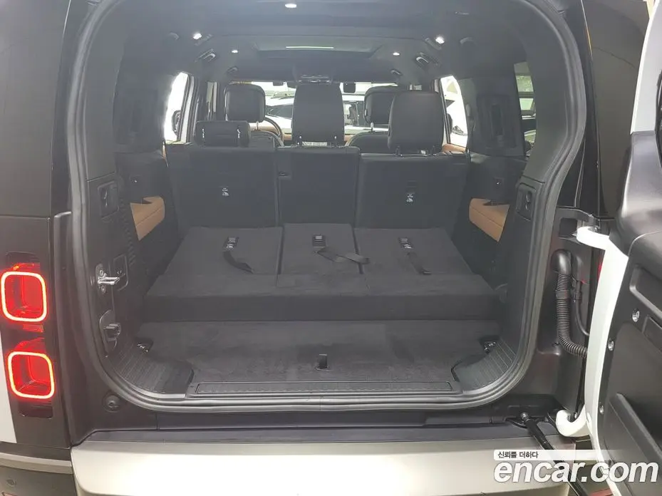 Land Rover Defender 2023 3.0 автомат (гидро), фото 17
